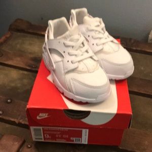 Nike Huarache Run (TD) Children’s size 9c -NWT